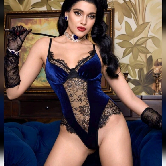 Blue Velvet & Black Lace Teddy Lingerie W/Underwires & Full Coverage Back (M) - Picture 2 of 7